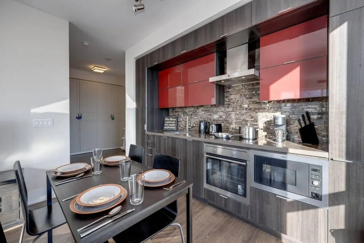 Holiday home Exec 2Br 2Bth W Million Dollar View Of Cn Tower Villa Toronto Canada