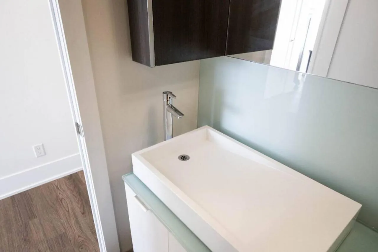 Holiday home Exec 2Br 2Bth W Million Dollar View Of Cn Tower Villa Toronto Canada